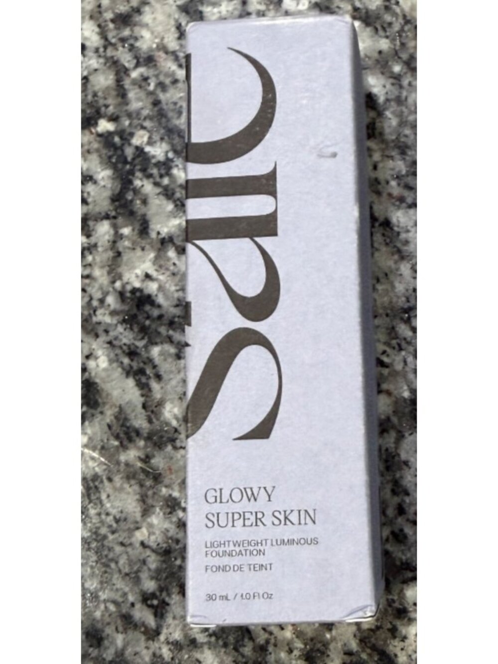 New! SAIE Glowy Super Skin Lightweight Luminous Foundation '22'
